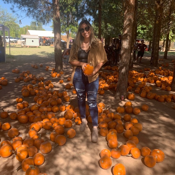 Meet your seller ๐๐ป - Picture 3 of 4